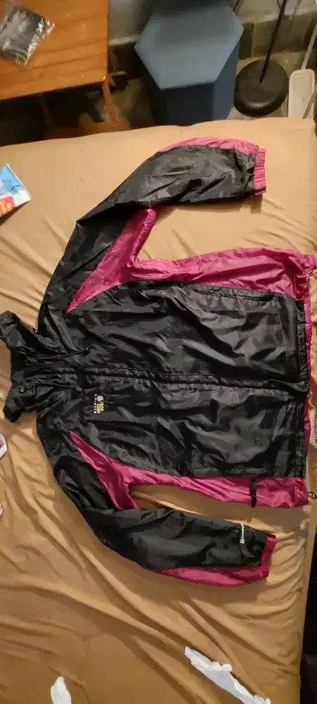 Jaket Mountain Hardwear Japan