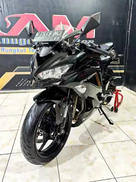 Kawasaki Ninja ZX25R STD TH 2021 Metallica black mulus pol