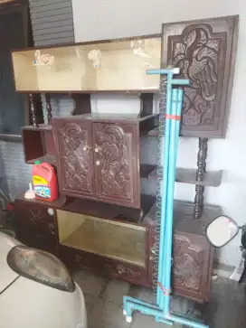 lemari TV jadul. lemari vintage.