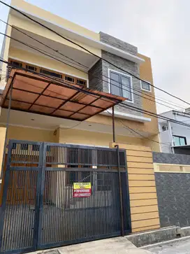 DISEWAKAN RUMAH 2LT DI PLUIT CLUSTER CARINA SAYANG UK.10X23m2