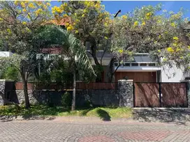 Rumah 2 Lantai Bagus HGB di Graha Famili Siap Huni