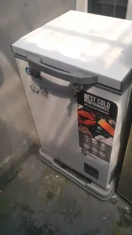 Frezzer GEA 110 liter Mulus 90%, Tarikan Kredit Macet