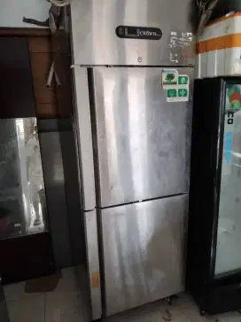 Kulkas crown upright chiller resto hotel 2 pintu