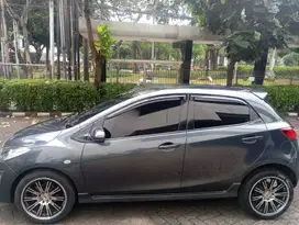 Mazda 2  R Manual Tahun 2011