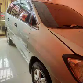 Mobil Kijang Innova