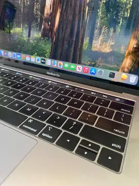 MacBook Pro A1989 13inc Intel Core I7 Ram 16GB SSD 256GB Bergaransi