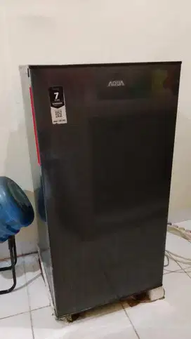 Kulkas bekas anak kos