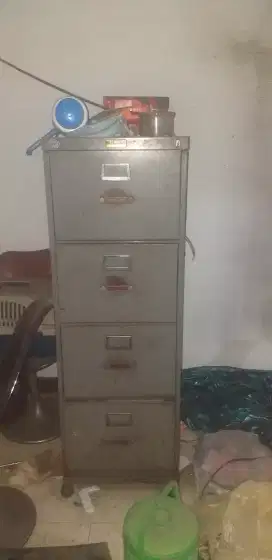 Jl cpt lemari besi.4pintu