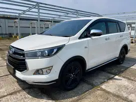 DP 15JT [LOW KM 41.000] INNOVA VENTURER AT BENSIN 2019 PUTIH TT Q 2020