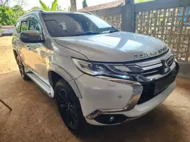Pajero sport dakar diesel at putih