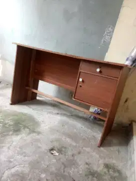 MEJA KANTOR KAYU