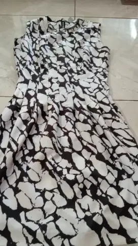 Baju wanita dan anak laki laki