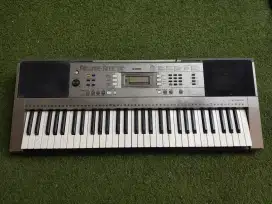 Yamaha PSR E353