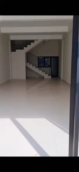Dijual Ruko Komersial Eston Square Raya Merr 4 Lantai Siap Pakai
