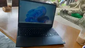 Lenovo ip gaming 
Ryzen 7 5800H ,Ram 16GB /SSD 512 /RTX 3050