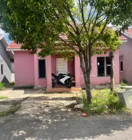 Jual rumah lokasi strategis terjangkau