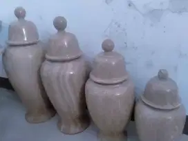 pajangan kramik , guci