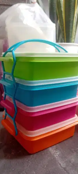 Tupperware bekas masih bagus jarang pakai