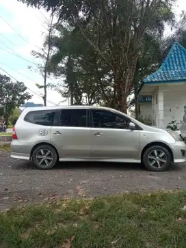 Nissan Grand Livina Hws 1.8 2013 Silver
