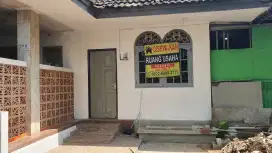 DISEWAKAN RUANG USAHA Di Depok ,Beji depan Lapangan Hawai