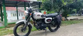 Dijual cepat Kawasaki W 175 SE, Silver.