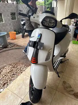 New vespa sprint S 150 l-GET ABS