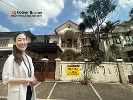 Rumah menawarkan lokasi yang strategis Pondok Indah, Jakarta Selatan