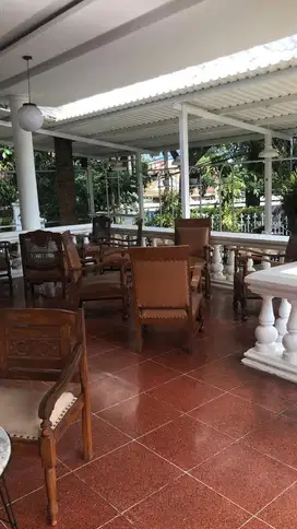 Rumah Ex Cafe Coblong Bandung 2Lt 1165m2 15KT SHM Semi Furnished