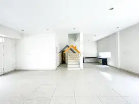 Dijual Villa Komplek Cemara Kuta Jalan Seminyak (Belakang ada kanal)