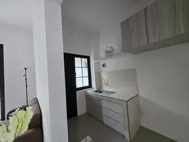 Rumah Baru Mewah Semi Furnished Daerah Kebraon Surabaya