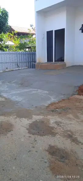 Tukang batu panggil lan
