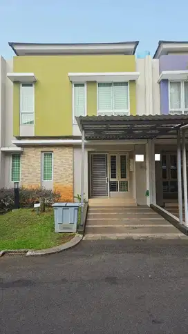 Dijual Rumah 2 lt Semi furnished Siap huni di Thomson GS