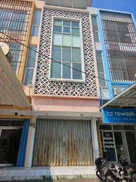 Ruko 3Lt Siap Pakai Strategis Area Ramai Islamic Village Karawaci