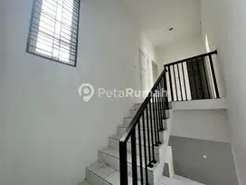DISEWA RUMAH KOMPLEK MEDAN RESORT CITY