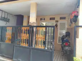 Dijual Rumah + Usaha Kos Aktif di Pusat Kota Surabaya Lokasi Strategis