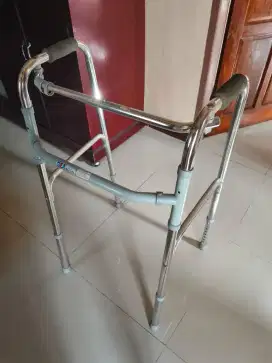 Alat Bantu Jalan WALKER GEA MEDICAL