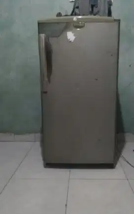 kulkas 1 pintu merk fujitec