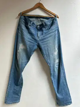 Uniqlo ripped jeans