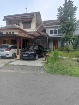 Rumah Disewakan di Lembah Hijau