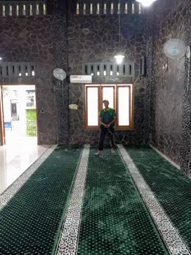 Ganti Karpet Masjid Lama? Hubungi Aladdin Karpet!