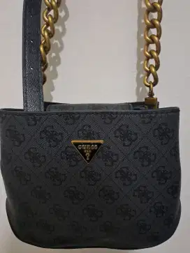 Preloved bag guess ori