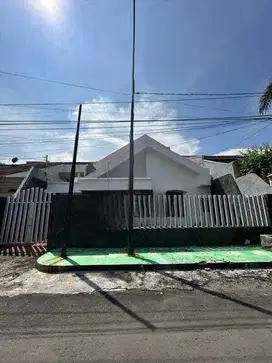 Rumah Bagus SHM di Dharmahusada Indah Tengah