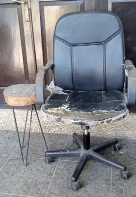 Kursi butuh servis
