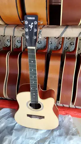 Gitra akustik yamaha f310