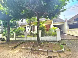 Dijual rumah di kemang pratama bekasi