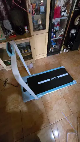 Treadmill Alat Olahraga Barang Baru Sangat Baik dan Mudah di Pakai