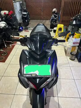 Motor yamaha aerox abs 2022 hitam gold
