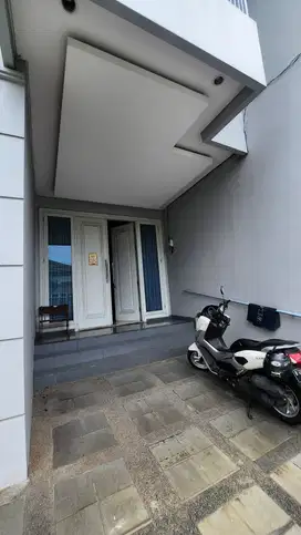RUMAH KOMPLEK GRAWISA