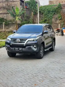 Fortuner 4x2 VRZ 2016 pemakaian 2017 full ori