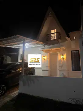 DISEWA RUMAH TAHUNAN BAGUS FURNIS SIAP HUNI SEJUK DEKET GUNUNG SSR836